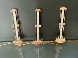 Antennes avec base en bois
